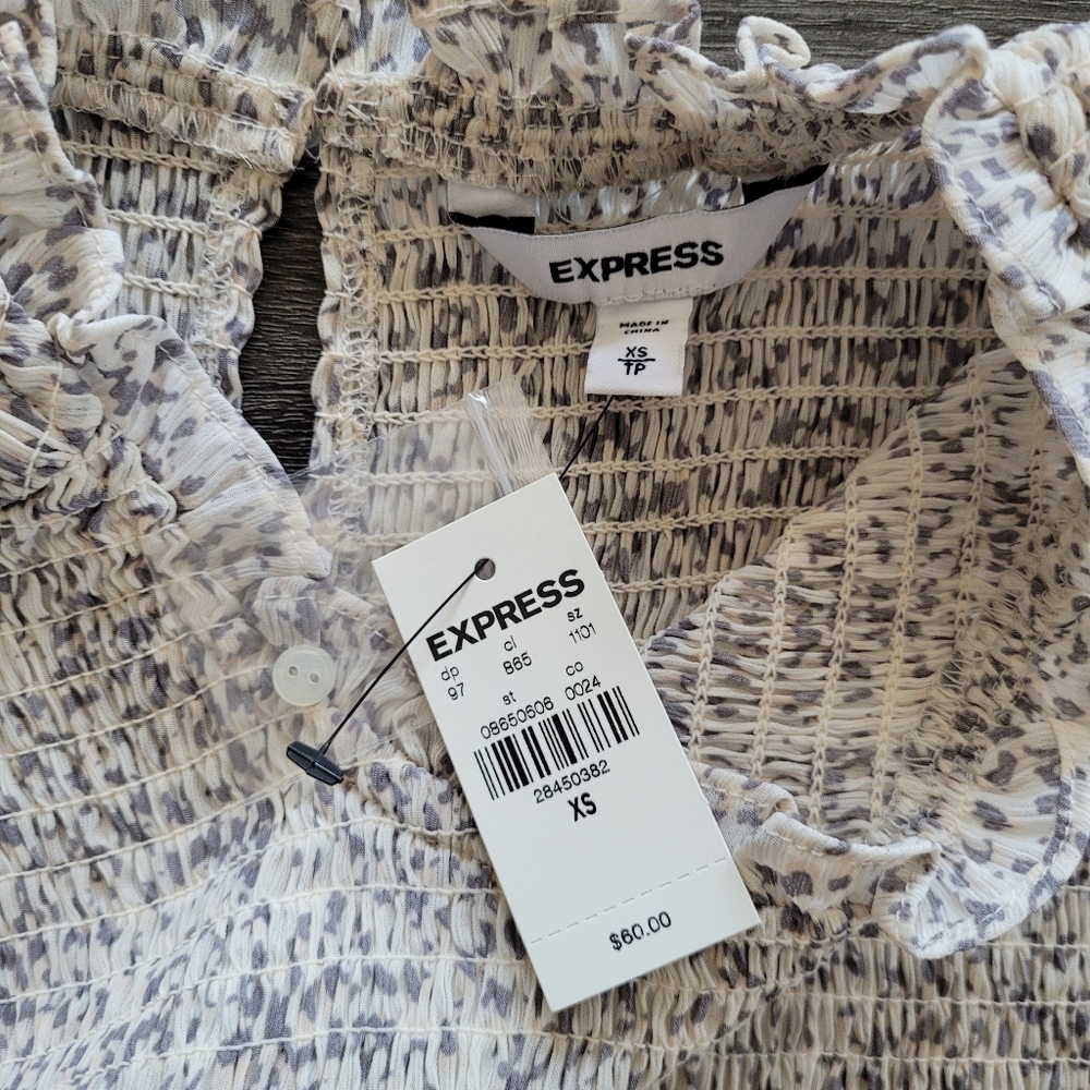 NWT Express Smocked Ruffle Neck Top - Picture 6 of 8